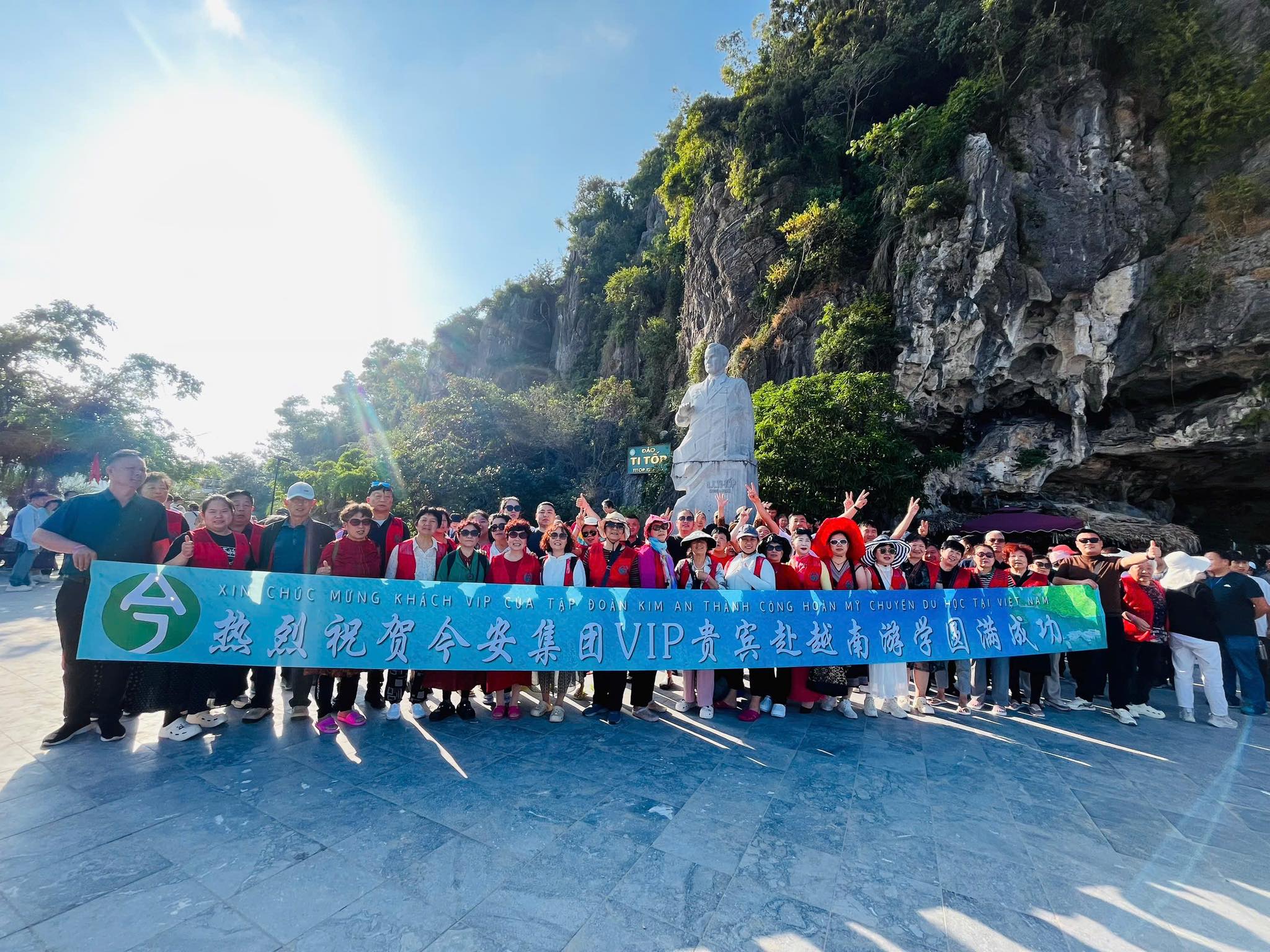 cac-tour-tham-quan-vinh-ha-long-tai-leona-cruise