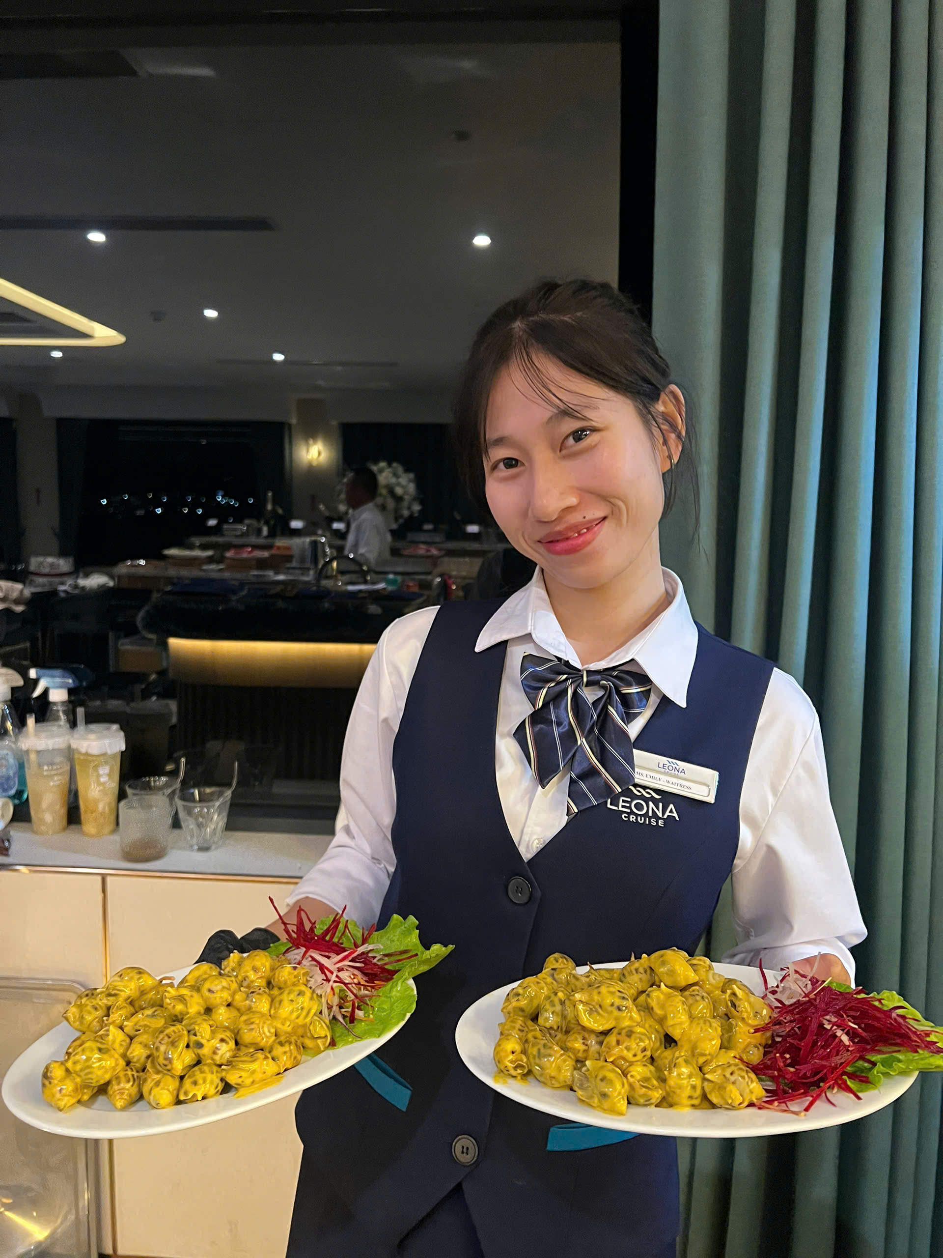 mon-an-tren-du-thuyen-leona-cruise